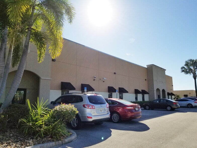 More Photos Of 8801 Business Park Dr, Fort Myers Warehouse For Lease