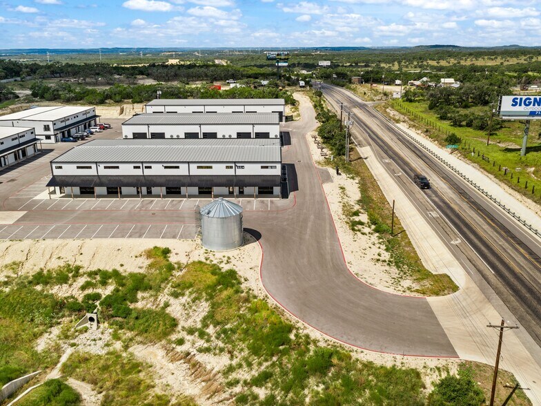More Photos Of 529 SH 46 E, Boerne Warehouse For Lease