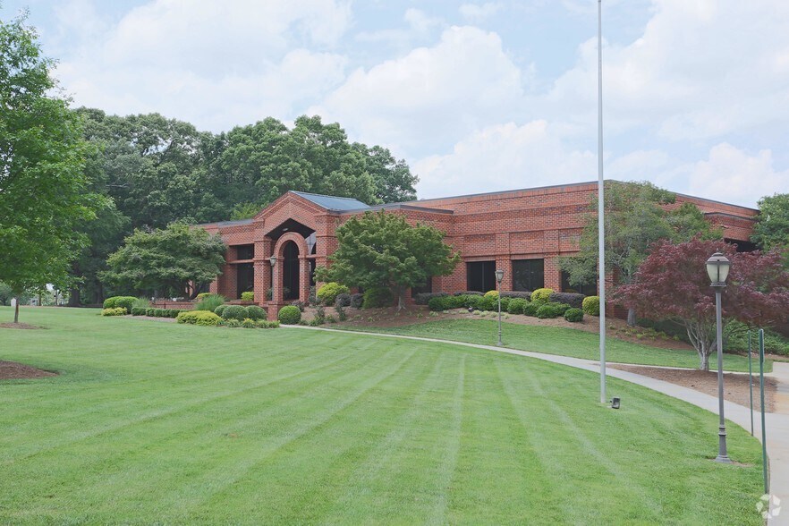 Primary Photo Of 5830 E Ponce de Leon Ave, Stone Mountain Warehouse For Lease