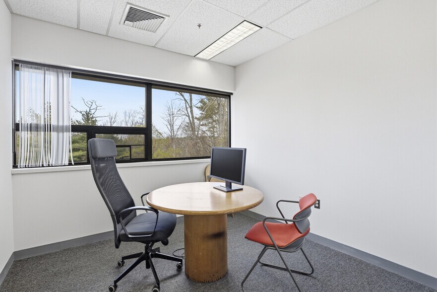 More Photos Of 101 Cambridge St, Burlington Medical For Lease