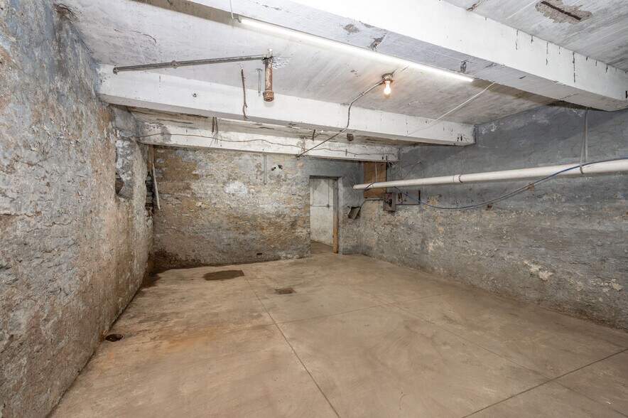 More Photos Of 1514 Kinney Ave, Cincinnati Warehouse For Sale