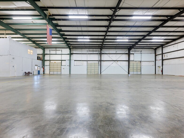 More Photos Of 1225 Royal Dr, Conyers Warehouse For Lease
