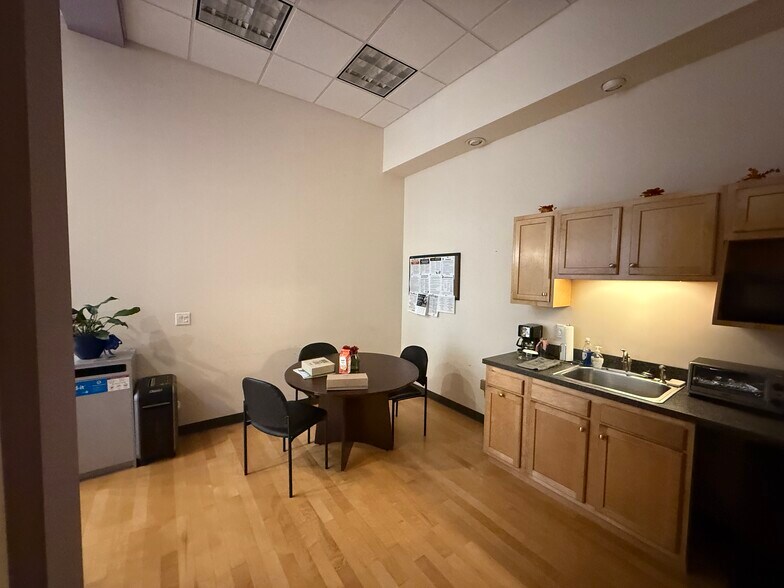 More Photos Of 961687 Gateway Blvd, Fernandina Beach Medical For Lease