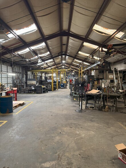 More Photos Of 3522 Pinemont Dr, Houston Manufacturing For Sale