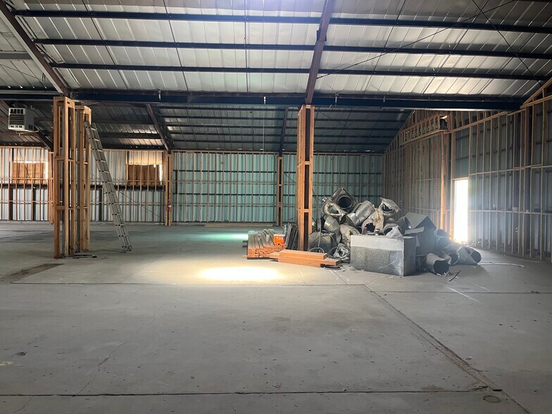 More Photos Of 2930 Union Ave, Bakersfield Warehouse For Sale