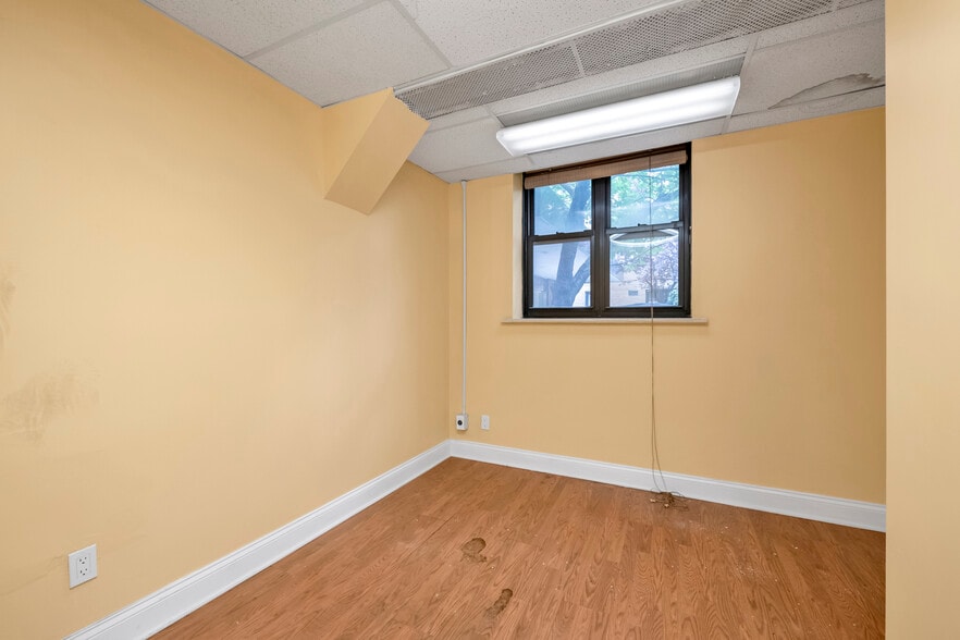 More Photos Of 2 W End Ave, Brooklyn Apartments For Lease