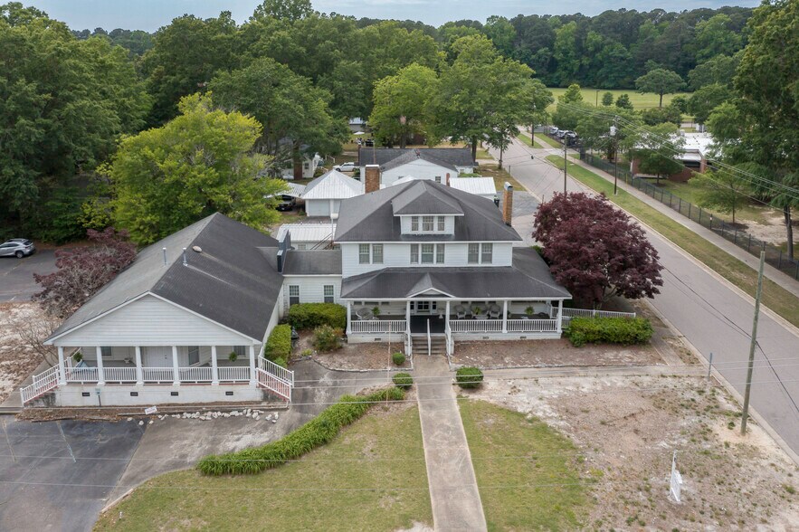 More Photos Of 913 N Arendell Ave, Zebulon Funeral Home For Sale