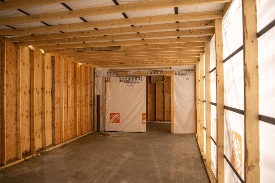 More Photos Of 8506 Potts Ln, Seaford Manufacturing For Lease