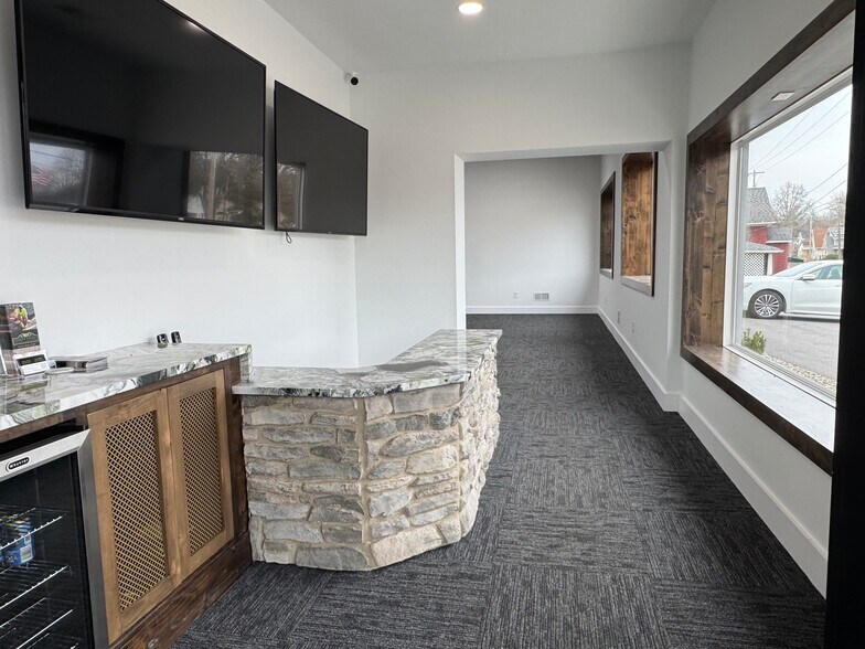 More Photos Of 2229 Greensburg Rd, Canton Auto Repair For Sale