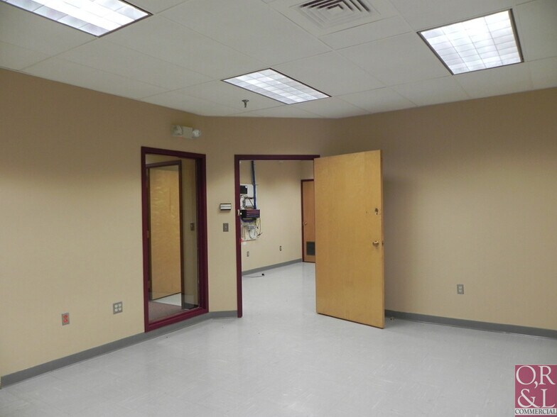 More Photos Of 55 Main St, Enfield Office For Lease