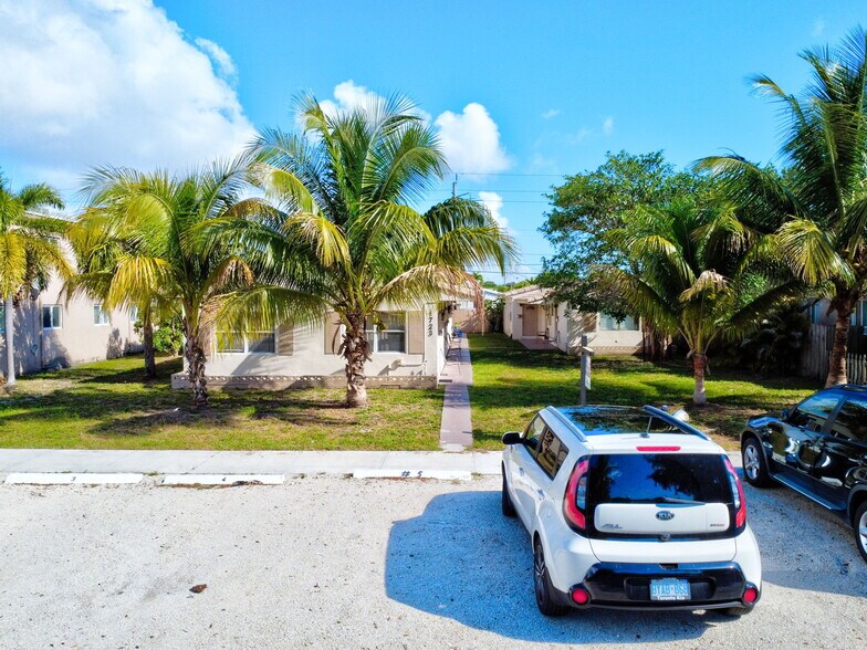 More Photos Of 1723 Liberty St, Hollywood Apartments For Sale