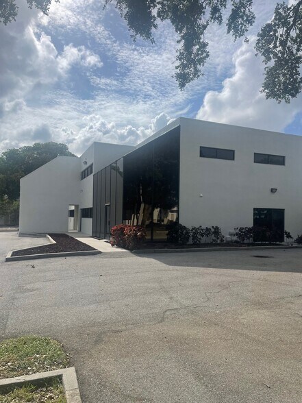More Photos Of 1700 Old Okeechobee Rd, West Palm Beach Medical For Lease