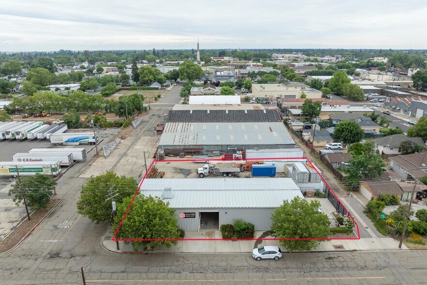 More Photos Of 213 C St, Turlock Warehouse For Sale