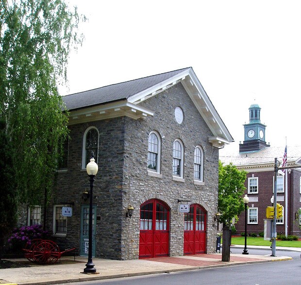Primary Photo Of 300 Pond St, Bristol Office For Sale