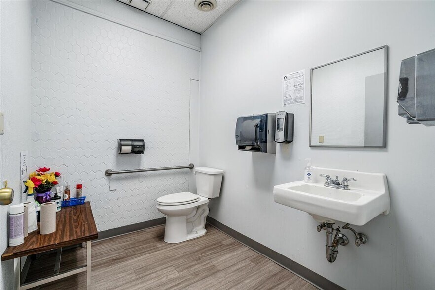 More Photos Of 723 Braddock Ave, Braddock Office For Sale