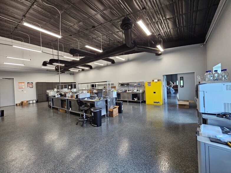 More Photos Of 51 County Road 171, Bay City Manufacturing For Sale