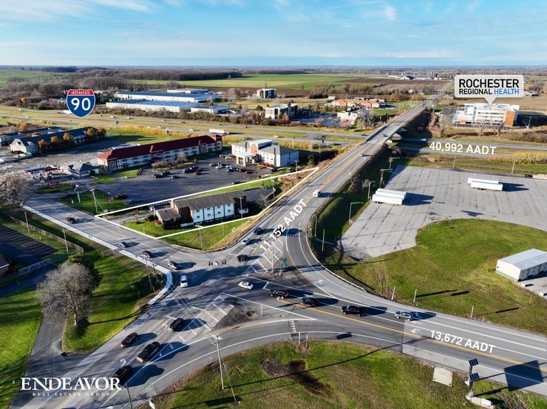 Primary Photo Of 301 Oak St, Batavia Hotel For Sale