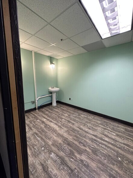 More Photos Of 222 N Broadway, Fargo Storefront Retail Office For Lease