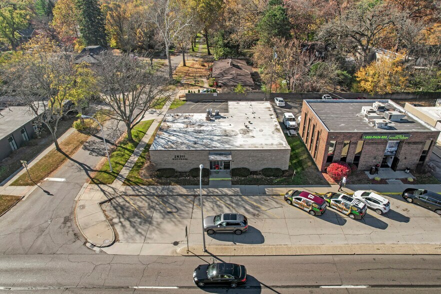 More Photos Of 26311 Woodward Ave, Huntington Woods Office For Sale