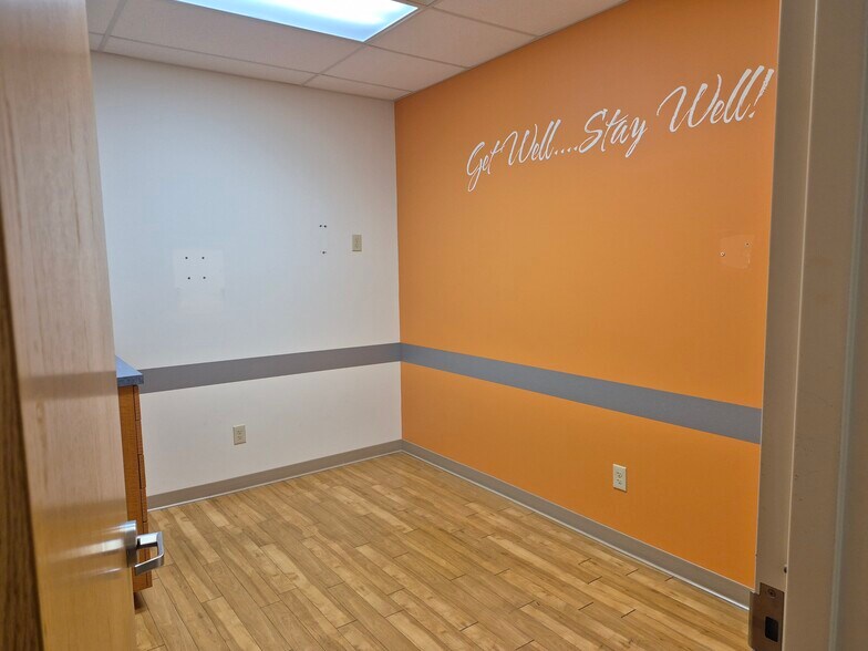 More Photos Of 942 Cherry St, Blanchester Unknown For Lease