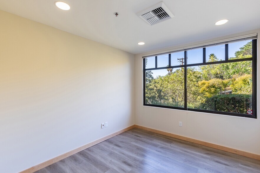 More Photos Of 690 De Long Ave, Novato Office For Sale