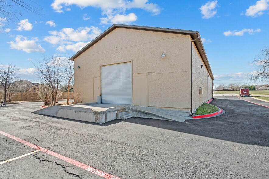More Photos Of 7716 Davis Blvd, North Richland Hills Storefront For Lease