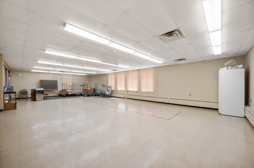 More Photos Of 418 W Adams St, Muncie Religious Facility For Sale