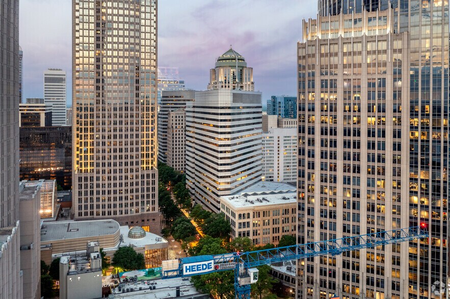 More Photos Of 101 N Tryon St, Charlotte Office For Lease