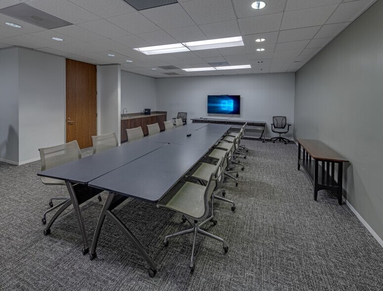 More Photos Of 77 Sugar Creek Center Blvd, Sugar Land Office For Sale