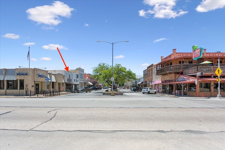More Photos Of 125 N Pecan St, Hico General Retail For Sale
