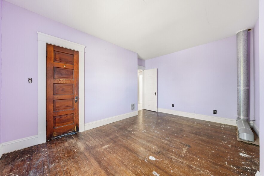 More Photos Of 12406 Larchmere Blvd, Cleveland General Retail For Sale