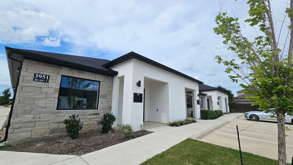 More Photos Of 3951 Alma Rd, McKinney Medical For Lease