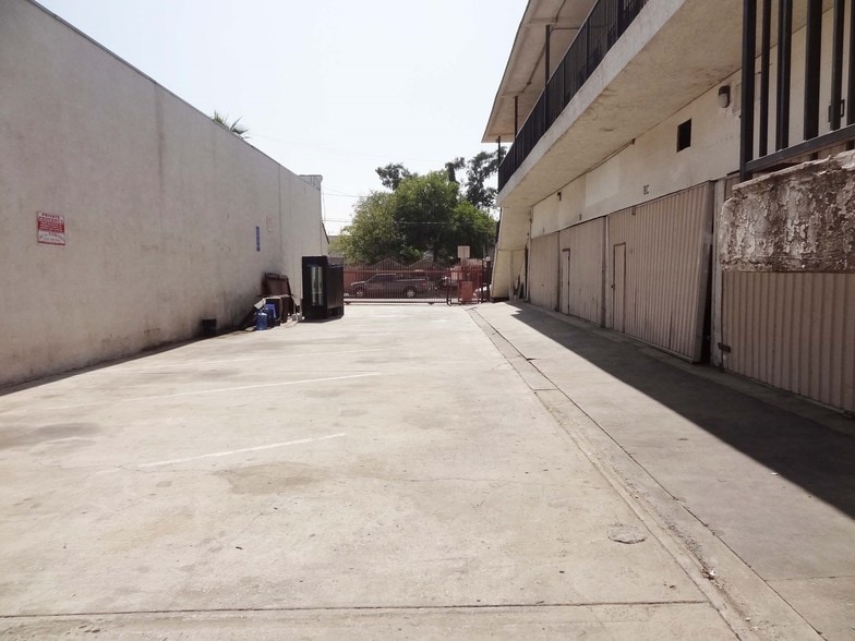 More Photos Of 12601-12615 San Fernando Rd, Sylmar Unknown For Lease