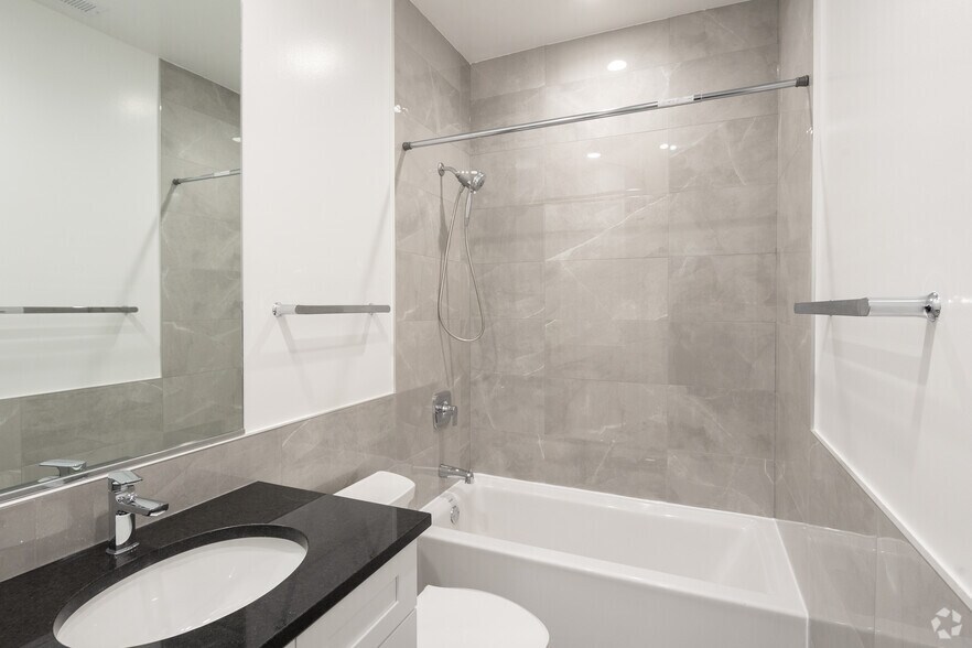 More Photos Of 1710 W Lunt Ave, Chicago Apartments For Sale