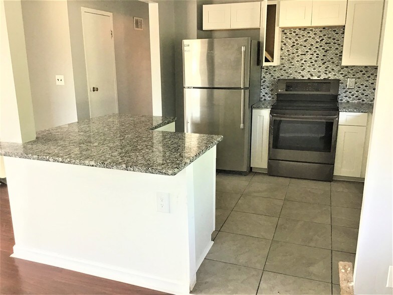 More Photos Of 23233 S Chrysler Dr, Hazel Park Office For Sale