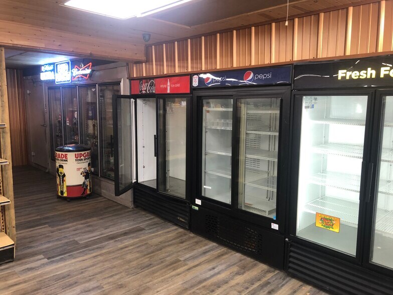 More Photos Of 101 Shawnee Ave, Cromwell Service Station For Sale