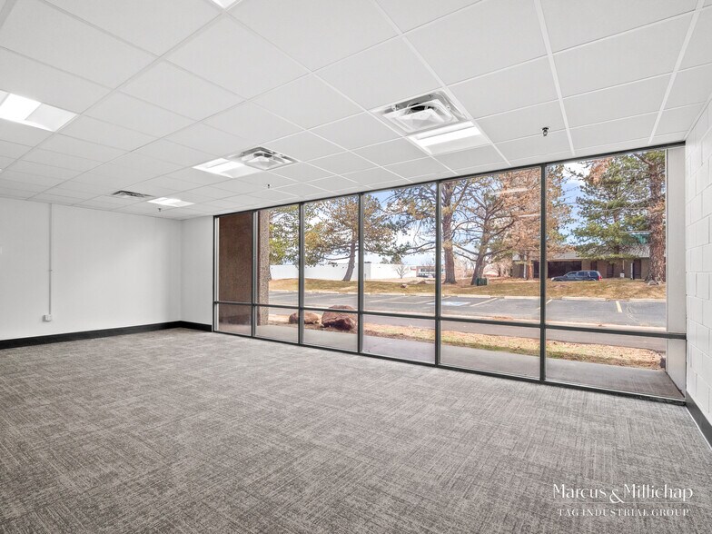 More Photos Of 4825 Oakland St, Denver Manufacturing For Lease