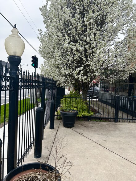 More Photos Of 13325 Olde Western Ave, Blue Island Restaurant For Sale