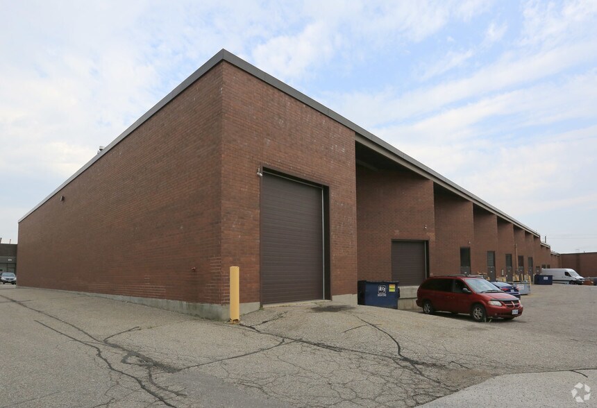 More Photos Of 850-878 Magnetic Dr, Toronto Warehouse For Lease