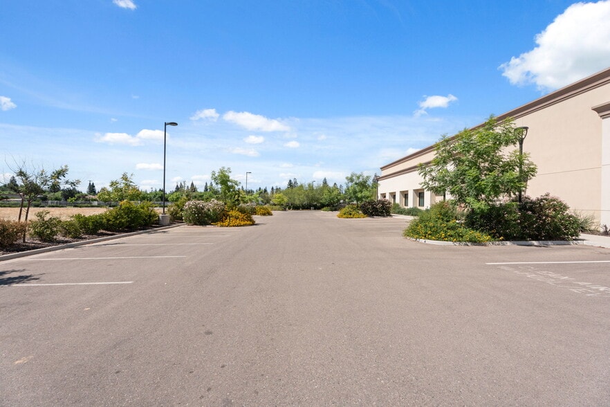 More Photos Of 4679 W Spruce Ave, Fresno Medical For Sale
