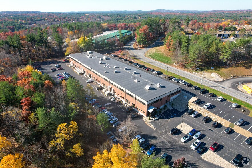 More Photos Of 5 Industrial Way, Salem Flex For Lease