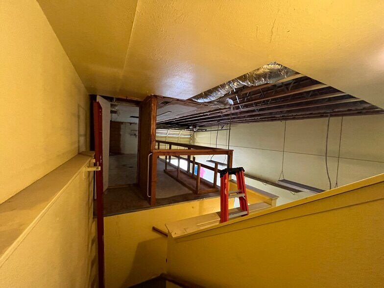 More Photos Of 1182-1200 Market St, Yuba City Warehouse For Lease