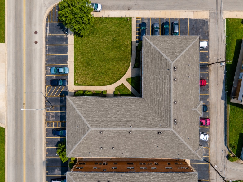 More Photos Of 1025-1049 W Vermont St, Calumet Park Apartments For Sale