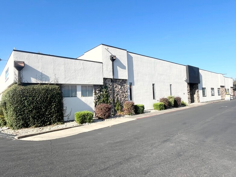 More Photos Of 209 Harding Blvd, Roseville Loft Creative Space For Lease