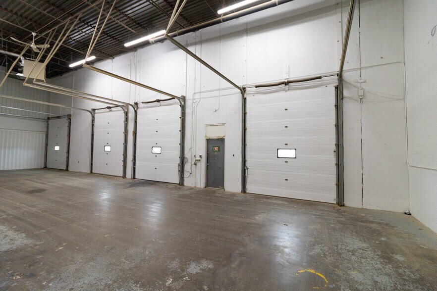 More Photos Of 3501 23rd St NE, Calgary Warehouse For Lease