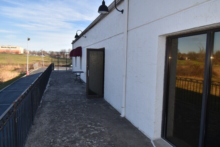 More Photos Of 330 E 135th St, Kansas City Restaurant For Sale