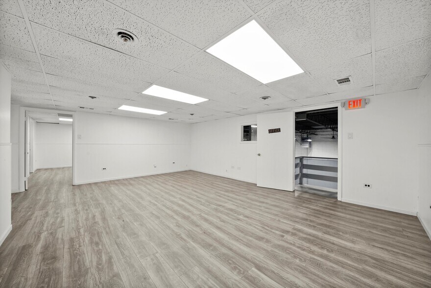 More Photos Of 4135 W 123rd St, Alsip Warehouse For Lease