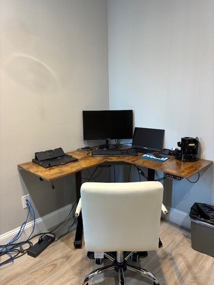 More Photos Of 12828 Willow Centre Dr, Houston Medical For Sale