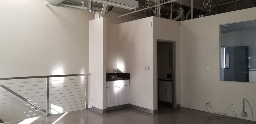 More Photos Of 5100 E La Palma Ave, Anaheim Light Manufacturing For Lease