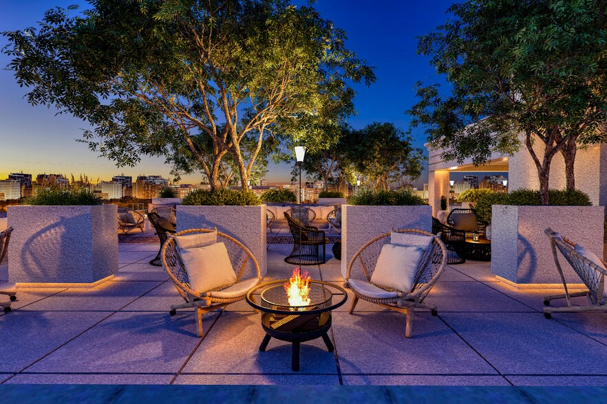 More Photos Of 67 S Main St, Alpharetta General Retail For Sale